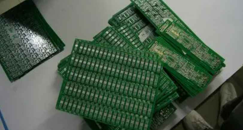 Solder resistance film repair method when repairing PCB